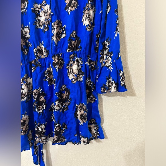 NWT Altar'd State Floral Blue Long Sleeve Romper Jumpsuit Size Large Snap Button - Picture 2 of 12